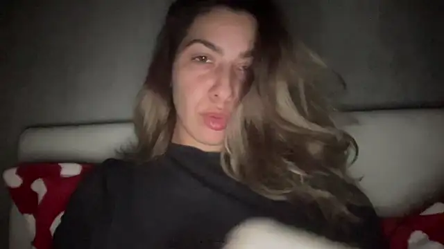 sarrah rossy online show from October 31, 9:30 pm