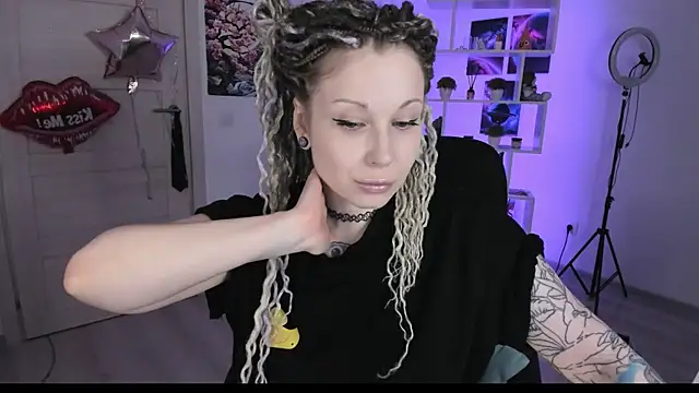 HoneySallyMoore online show from September 25, 4:06 pm