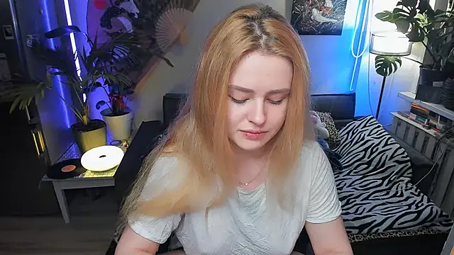 Alexa Pirs online show from December 4, 9:15 pm