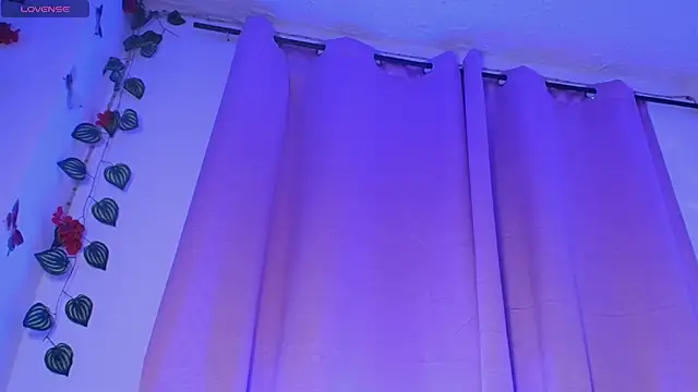 Daphnewalker   online show from May 22, 11:41 am
