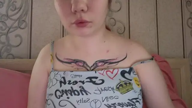 Snapshot of Little_kitsune1707 chatting on October 7, 6:51 am Little kitsune1707 online show from October 7, 6:51 am