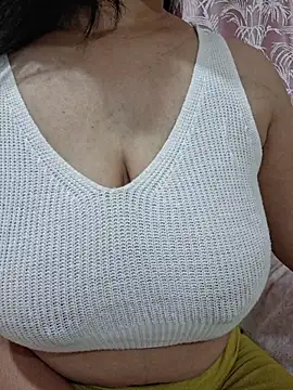 Jassi Does online show from February 11, 10:44 pm