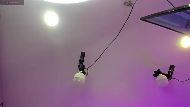 EmiliaRose  online show from February 26, 9:25 pm