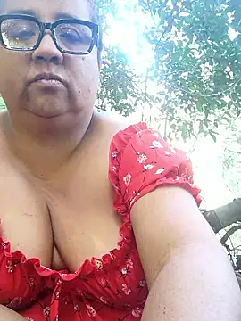 erinadarling79 online show from March 30, 1:11 pm