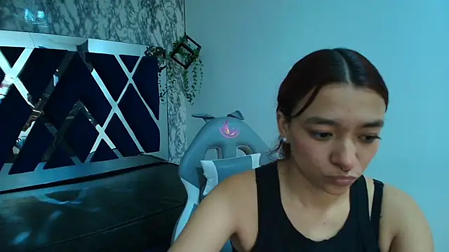 charlotte bluee online show from December 22, 6:44 pm