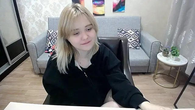 Snapshot of Finna_39 chatting on October 18, 6:42 pm Finna 39 online show from October 18, 6:42 pm