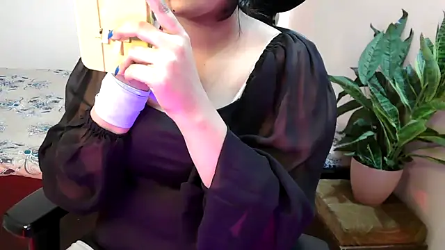 megancatluna online show from February 24, 11:53 am