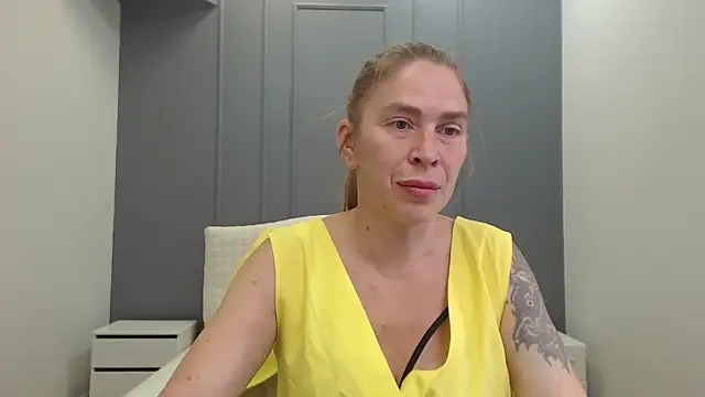 TessaDaybreak online show from July 18, 7:44 am