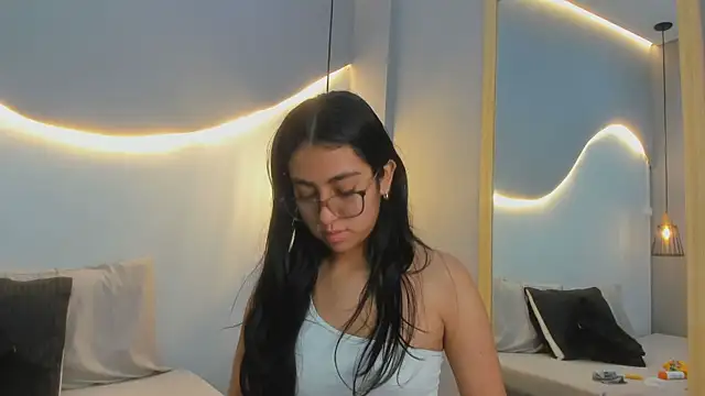 lucelly 15 online show from October 31, 11:47 am