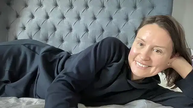 eatmypie69 online show from September 30, 9:26 am