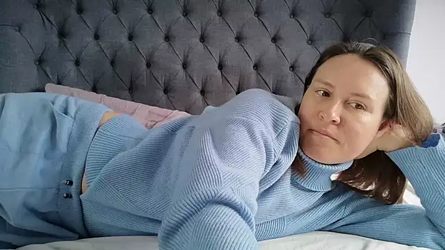 eatmypie69 online show from April 1, 9:54 am