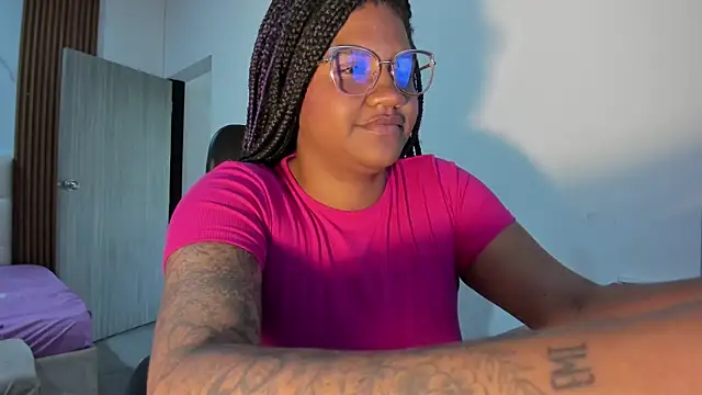 ZahraRose online show from December 13, 8:04 pm