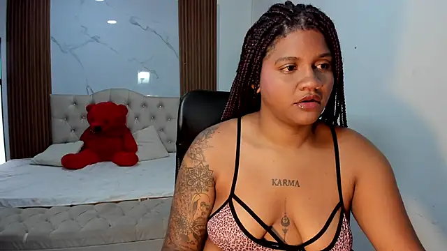 ZahraRose online show from March 5, 8:04 pm