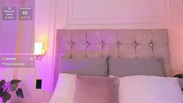 JasmineRoss 1 online show from November 26, 7:15 pm