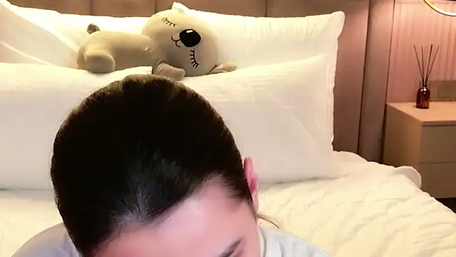 Alice Deleon online show from November 26, 10:49 am