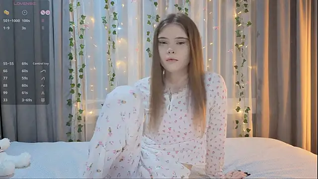 CarolinePepper online show from February 7, 3:05 pm