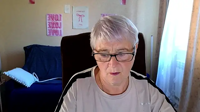 Sandra Snowflake online show from June 24, 4:00 am