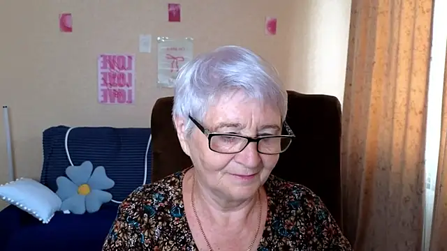 Sandra Snowflake online show from June 29, 3:57 am
