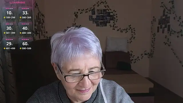 Sandra Snowflake online show from October 26, 2:12 pm