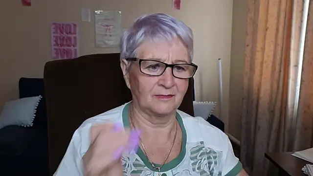 Sandra Snowflake online show from July 17, 4:17 am