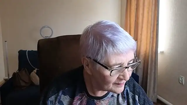 Sandra Snowflake online show from April 13, 4:25 am