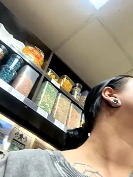 AlishaOfThorns online show from September 9, 1:33 pm