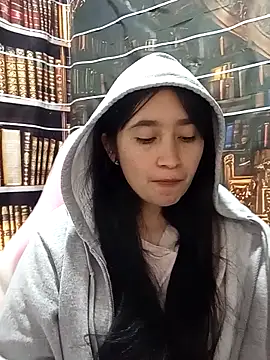 Arielle lov online show from April 15, 7:58 pm