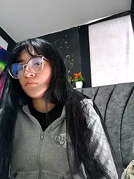 Snapshot of Arielle_lov chatting on October 20, 11:57 am Arielle lov online show from October 20, 11:57 am