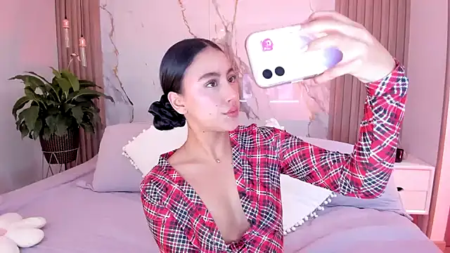 miss martiina online show from February 7, 3:10 am