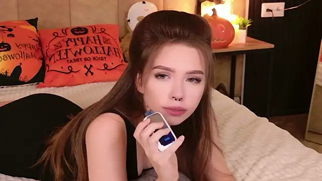 Sierra Fane online show from November 3, 6:39 am