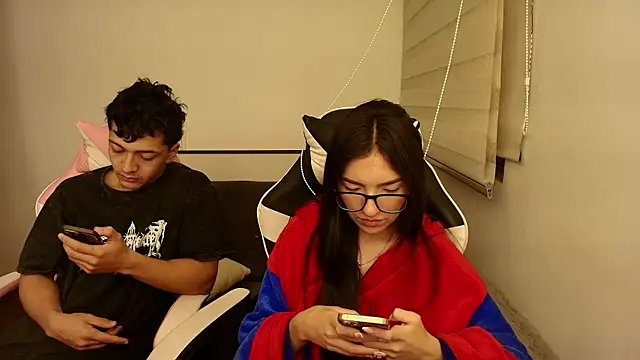 DesireLuxe online show from November 30, 6:39 am