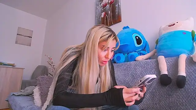 Snapshot of SweetJessy26 chatting on October 20, 12:41 pm SweetJessy26 online show from October 20, 12:41 pm