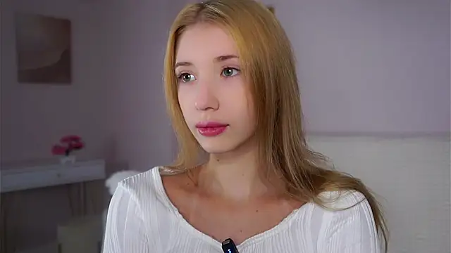 SunnivaCovil online show from November 30, 3:16 pm