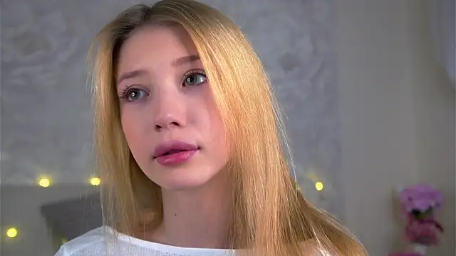 SunnivaCovil online show from April 9, 2:55 pm