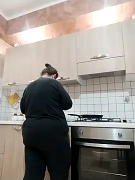 Dolcecurvy online show from April 9, 2:22 pm