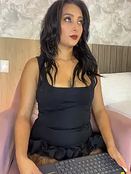Ashly hills online show from May 3, 3:32 am