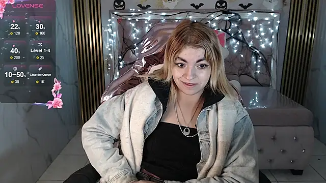 lili conor s online show from October 15, 4:04 am