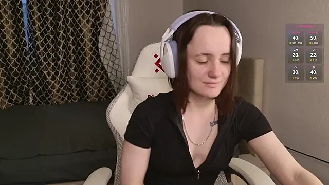 Luna Loveee online show from October 19, 3:52 am