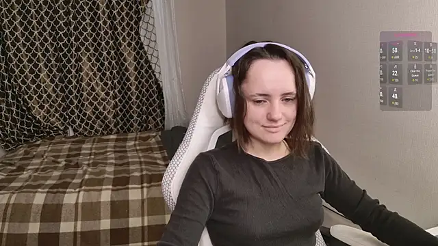 Luna Loveee online show from September 17, 3:15 am