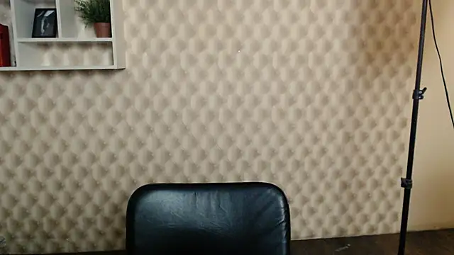Snapshot of _MiaAngell chatting on October 20, 4:10 pm MiaAngell online show from October 20, 4:10 pm