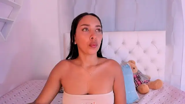 Emma lorense22 online show from January 15, 8:37 pm