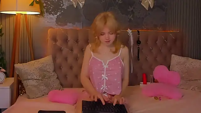 EmilyAngells online show from December 23, 7:01 am