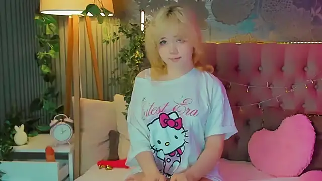 EmilyAngells online show from April 6, 5:52 am