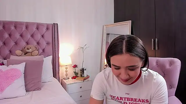 natashaleightt online show from March 27, 2:13 am