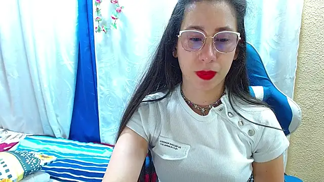 Gia leinn online show from January 9, 8:35 pm