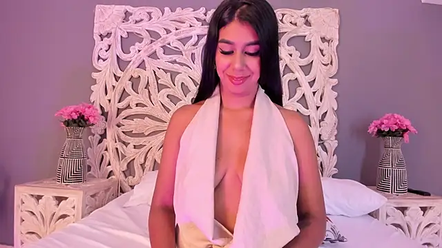 AnnieGibbyns online show from April 13, 8:09 pm