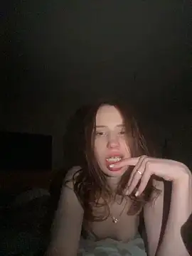 kisssssssss online show from February 14, 1:29 am