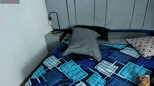 laura hotties online show from December 22, 2:09 pm