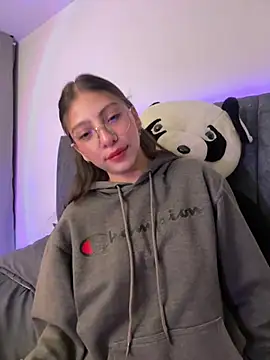 Dirty-Bunnyyy online show from April 17, 3:08 am