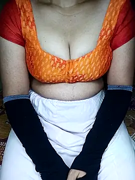 Snapshot of geetha_telugu_kan277 chatting on September 24, 5:23 pm geetha telugu kan277 online show from September 24, 5:23 pm